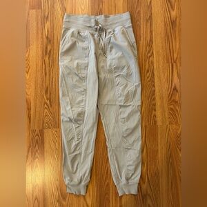 Lululemon Light Gray Mid Rise Joggers Size 6